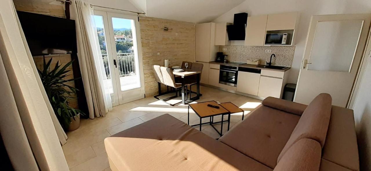 Holiday Hvar Vrbanj Экстерьер фото