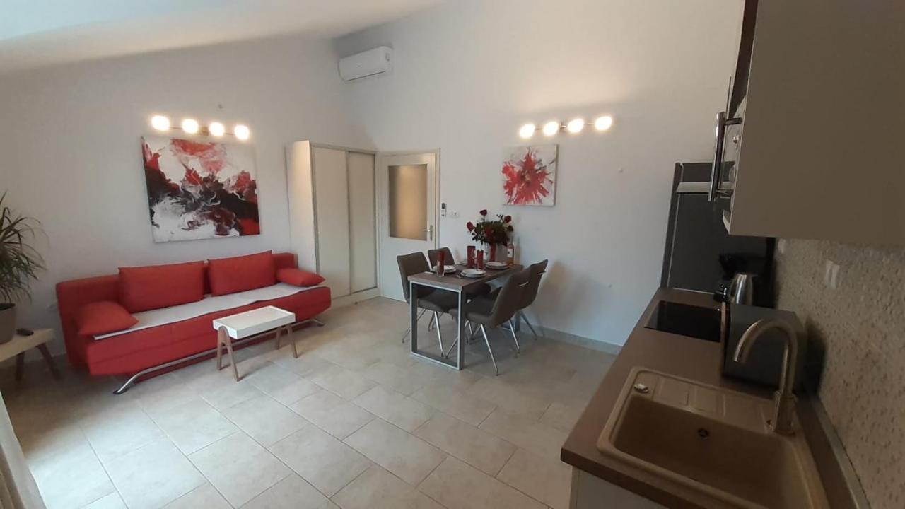 Holiday Hvar Vrbanj Экстерьер фото