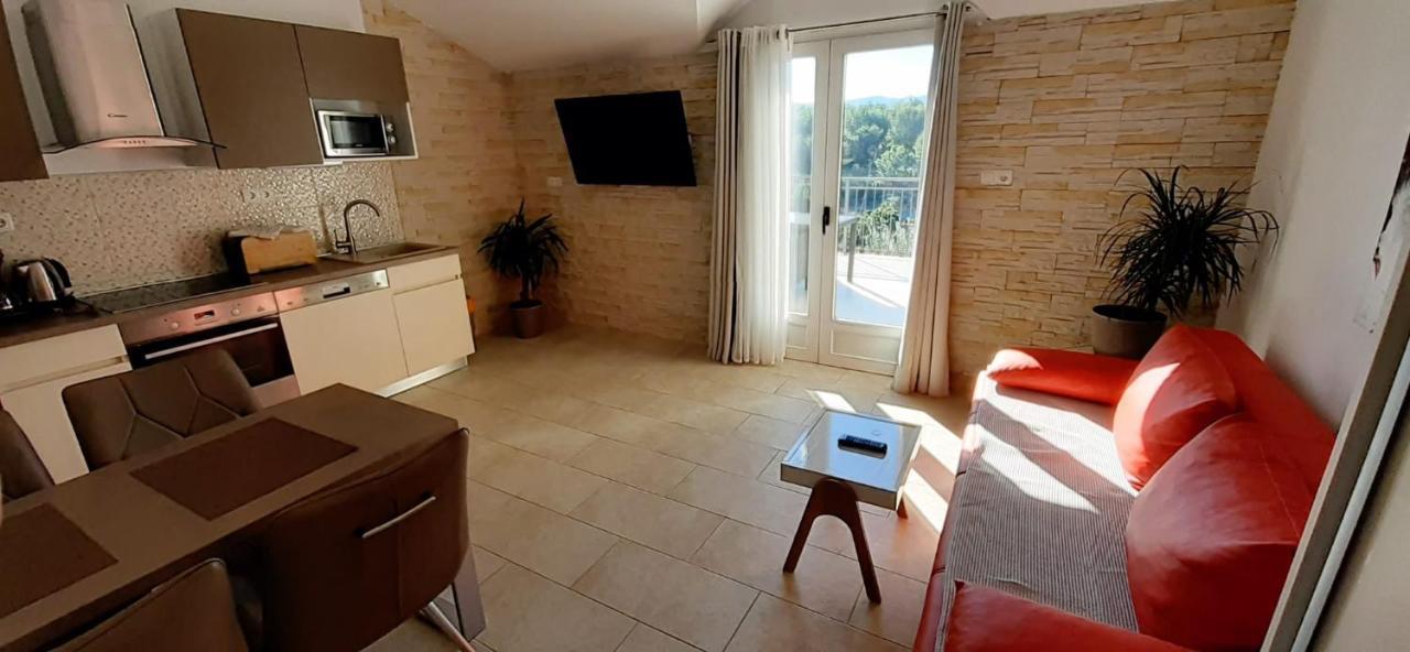 Holiday Hvar Vrbanj Экстерьер фото