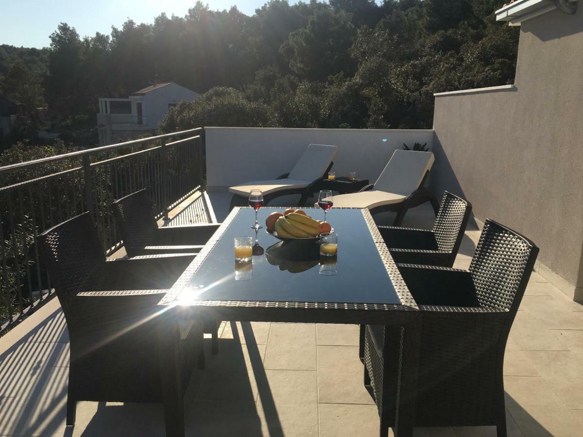 Holiday Hvar Vrbanj Экстерьер фото