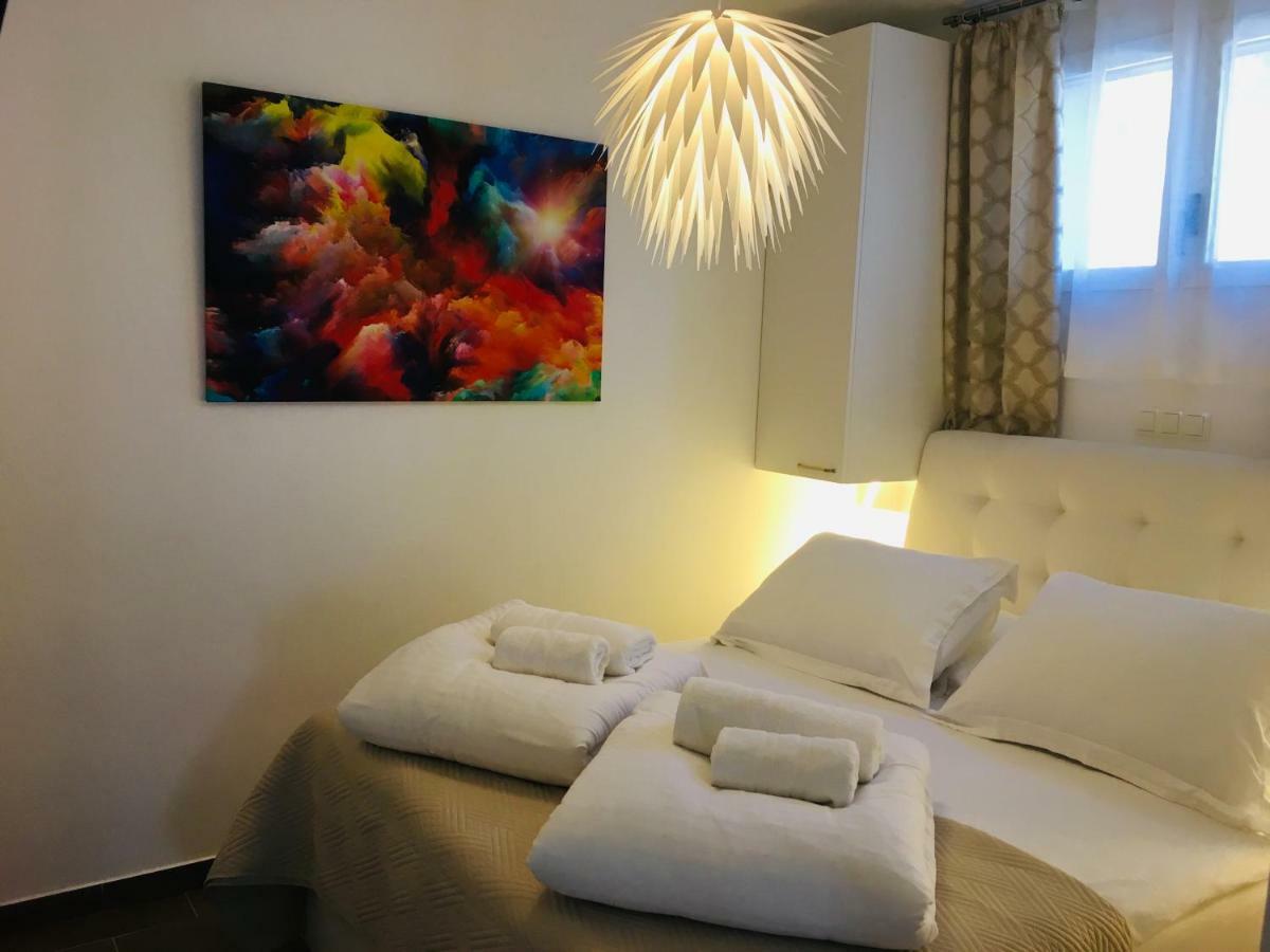 Holiday Hvar Vrbanj Экстерьер фото