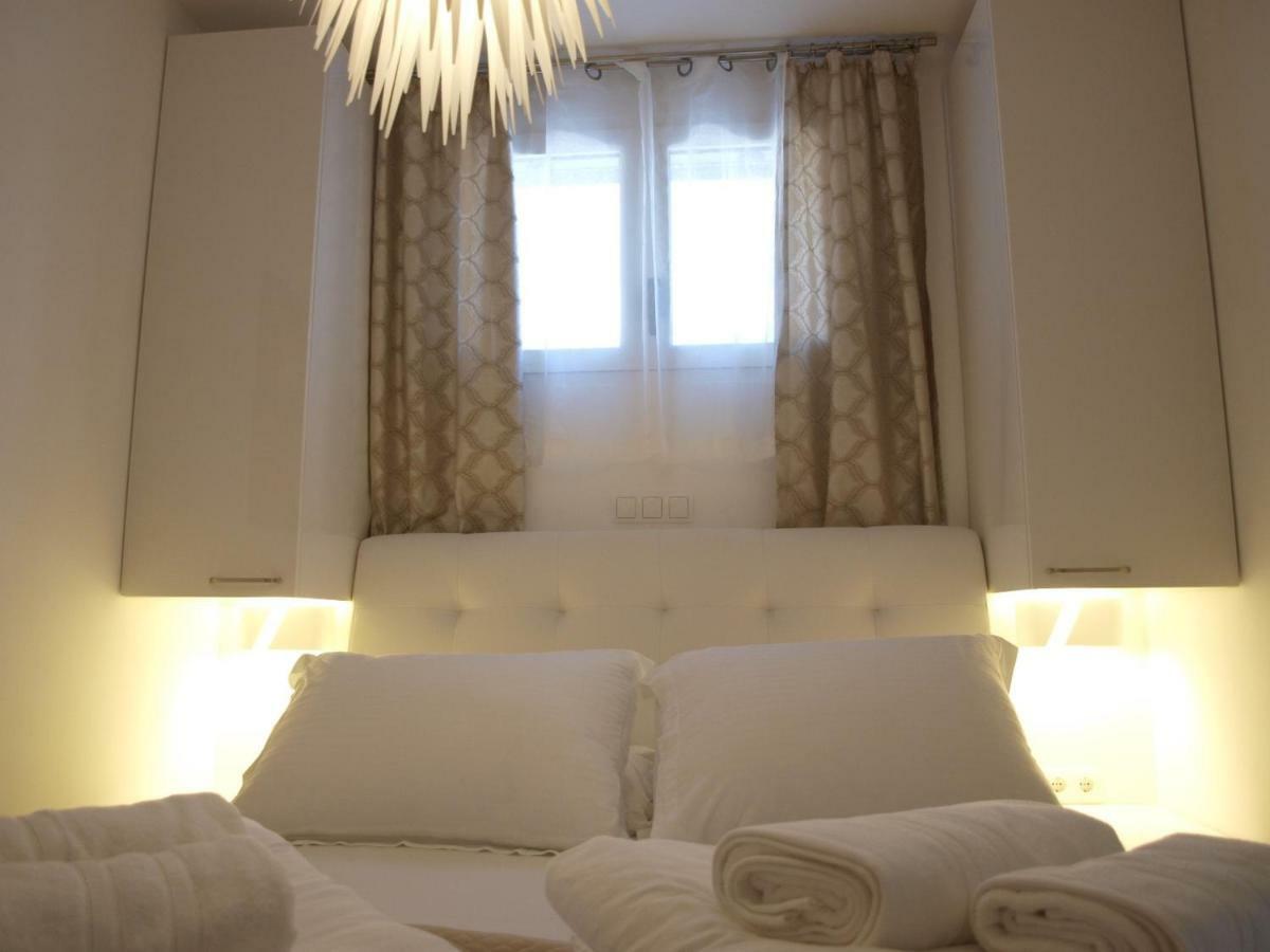 Holiday Hvar Vrbanj Экстерьер фото