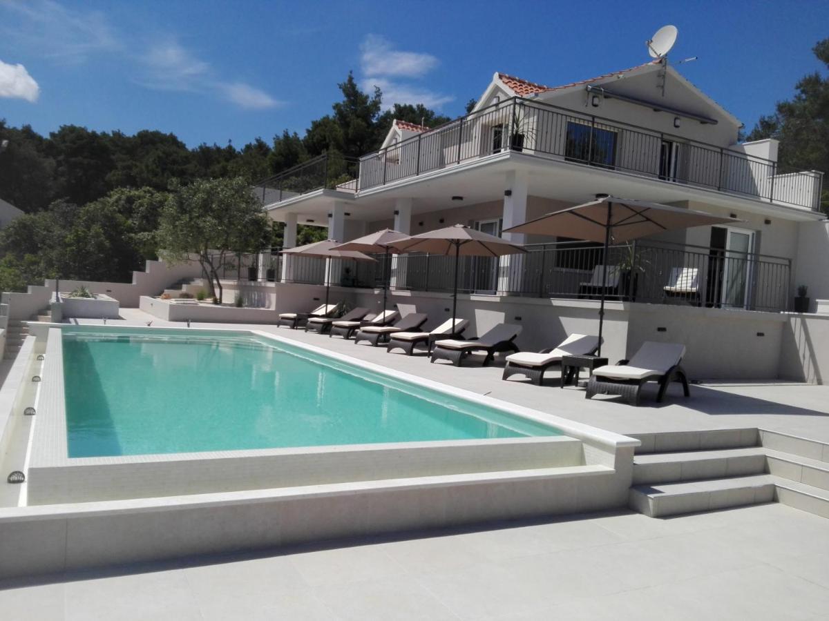 Holiday Hvar Vrbanj Экстерьер фото